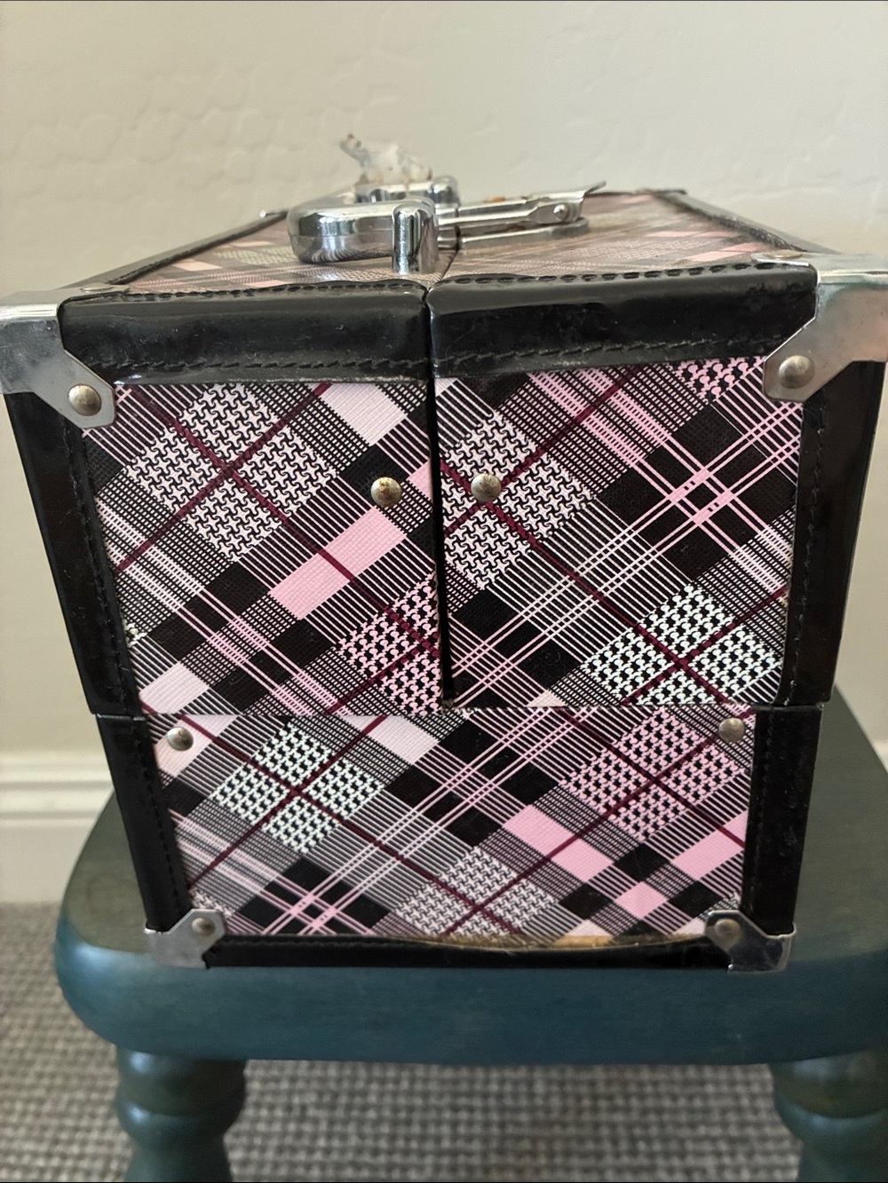 Vintage Caboodles MakeUp Train Carrying Case - Picture 3 of 9